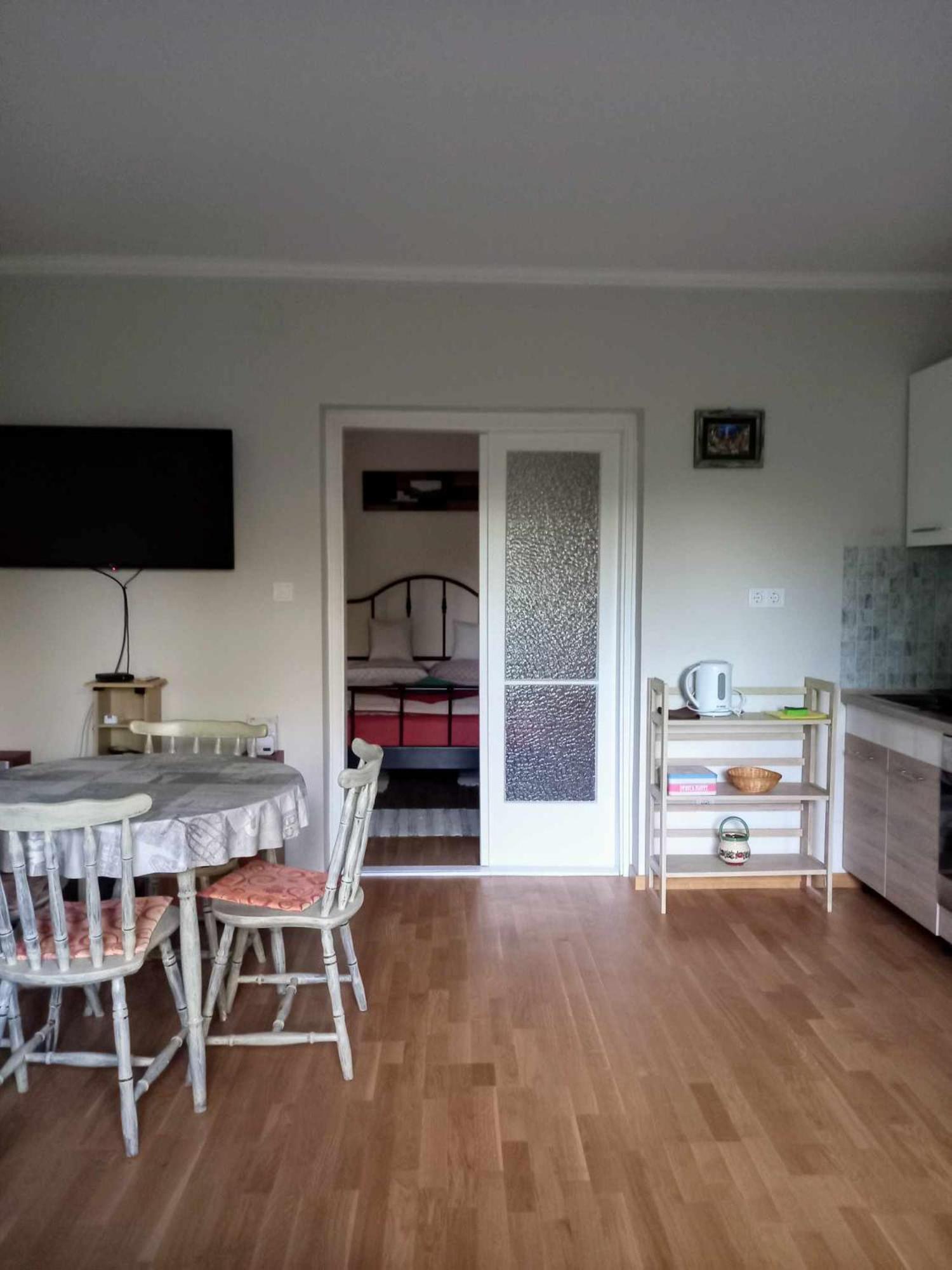 Bike&Night Apartment Baracska Exterior photo
